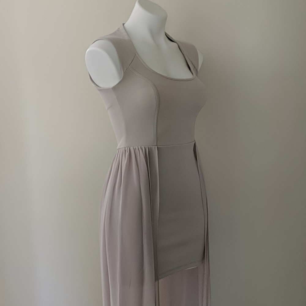 Sleeveless chiffon dress